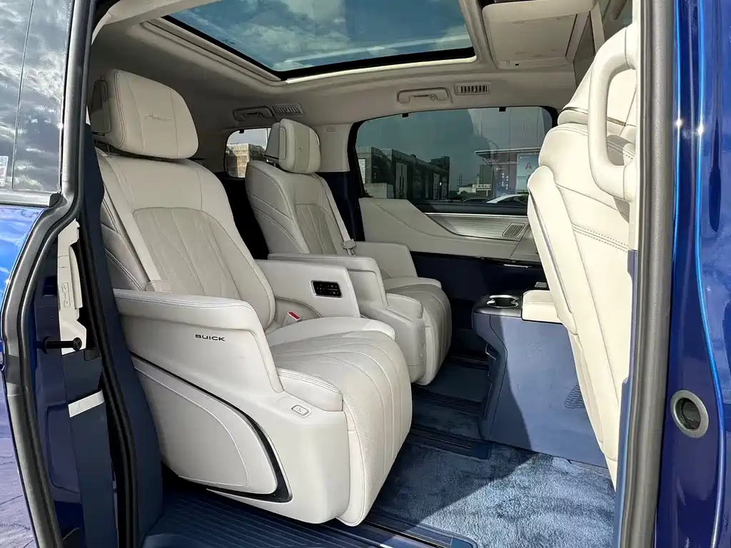 Buick GL8 New Energy 2024 Lu Zun Luxury Edition 6 seats купить на сайте DeffCars