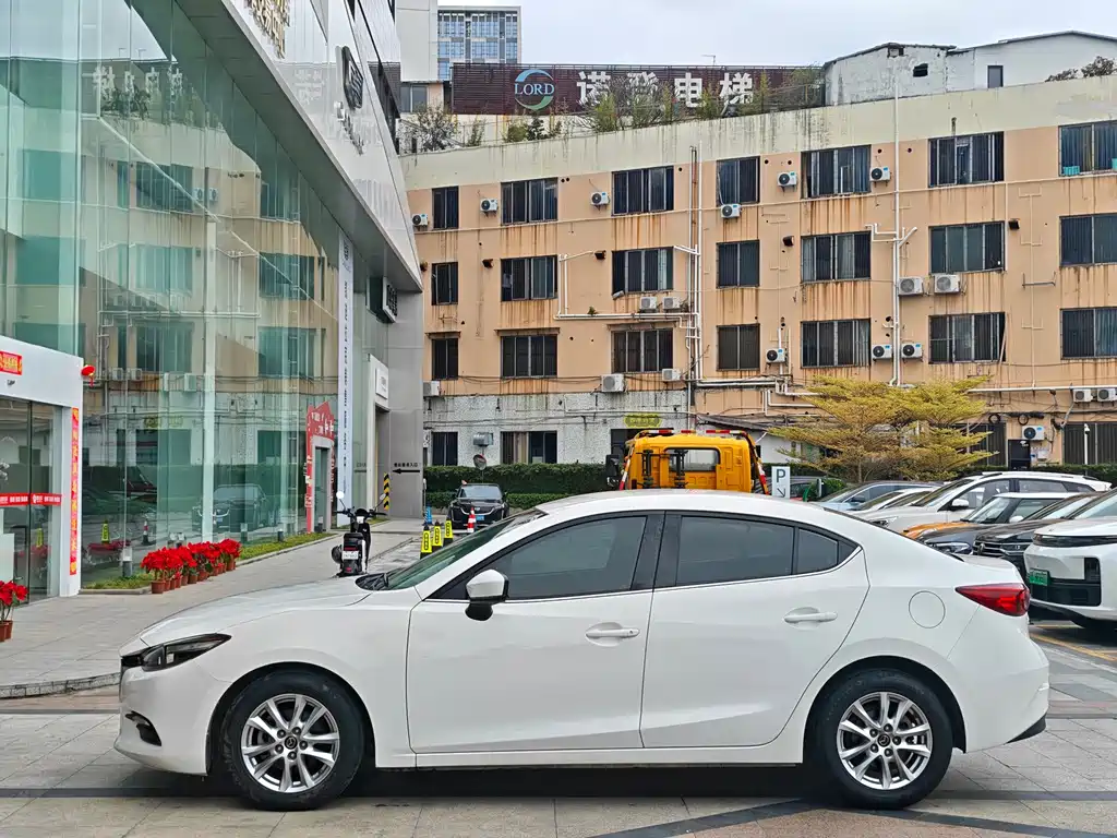 Mazda3 Angkesela 2017 Sedan 1.5L Automatic Comfort Type National V купить на сайте DeffCars
