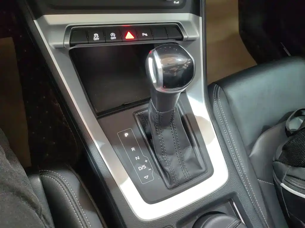 Audi Q3 2021 35 TFSI Enterprising and Elegant Model купить на сайте DeffCars