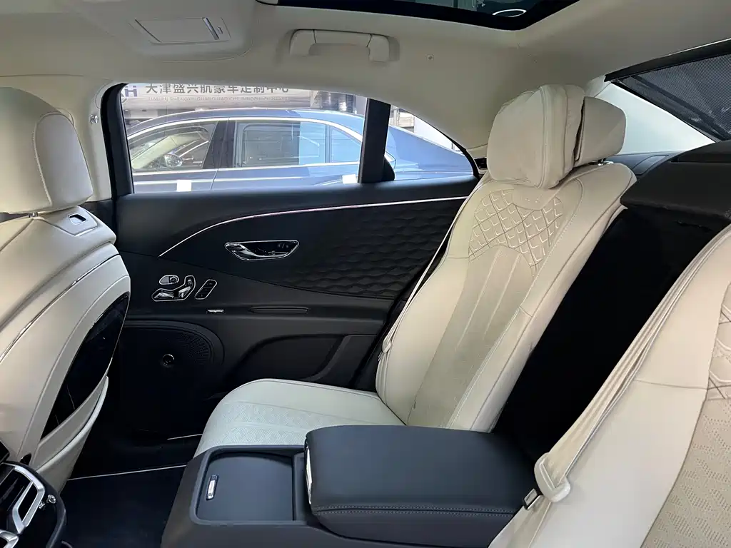 Flying Spur 2024 4.0T V8 Mulliner купить на сайте DeffCars