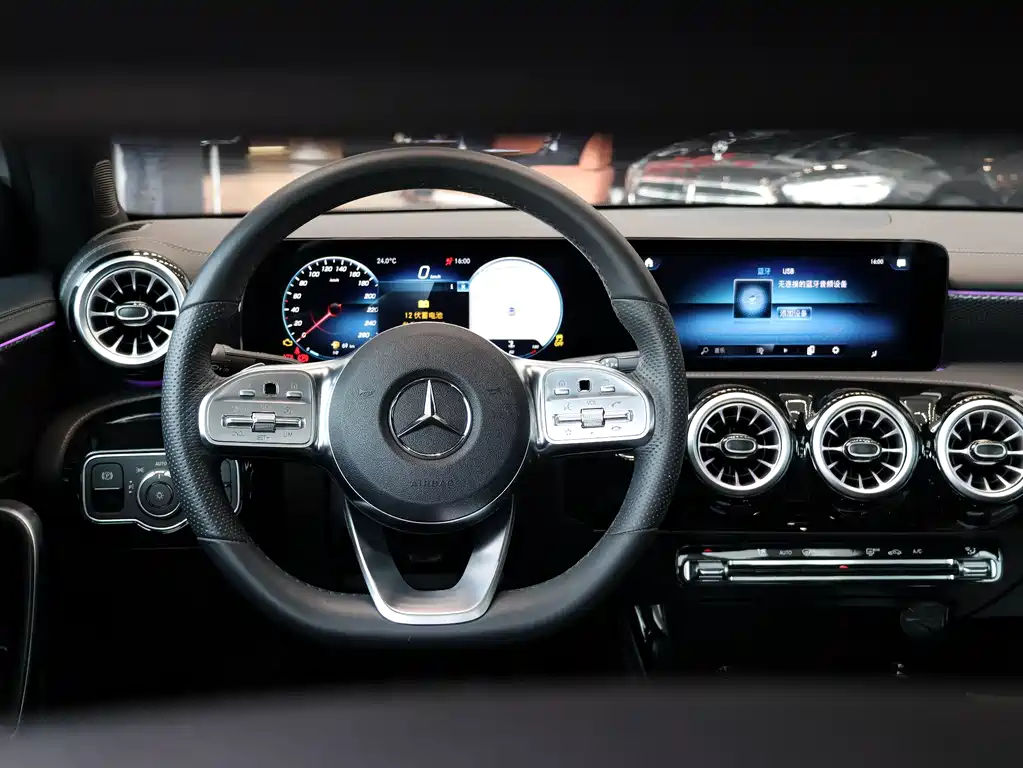 Mercedes-Benz A-Class 2022 Facelift A 200 L Sports Sedan Fashionable купить на сайте DeffCars