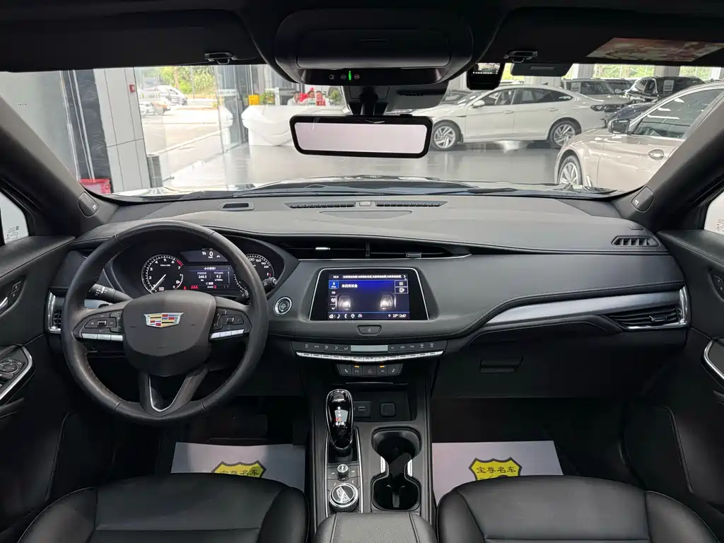 2023 Cadillac XT4 28T 2WD Luxury купить на сайте DeffCars