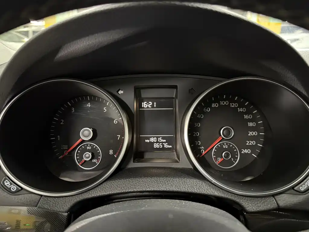 Golf 2012 1.6 Automatic Deluxe Edition купить на сайте DeffCars