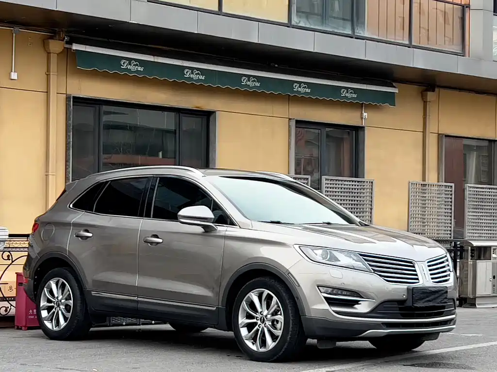 Lincoln MKC 2018 2.0T Two-wheel drive Premium Edition купить на сайте DeffCars
