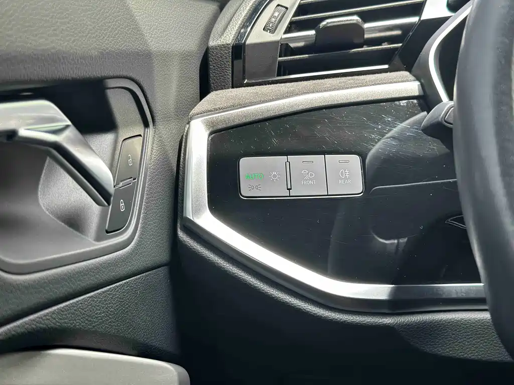 Audi Q3 2021 35 TFSI Fashionable and Dynamic купить на сайте DeffCars