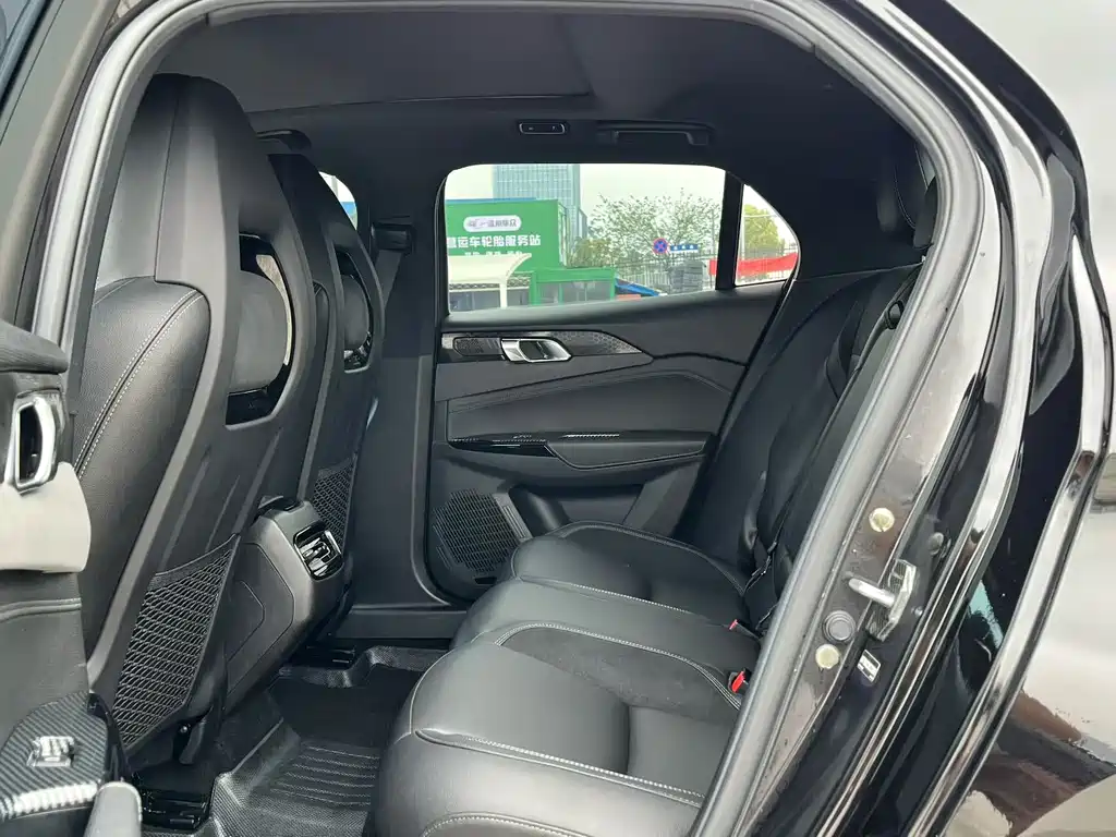 Lynk & Co 03 2021 1.5TD DCT Plus купить на сайте DeffCars