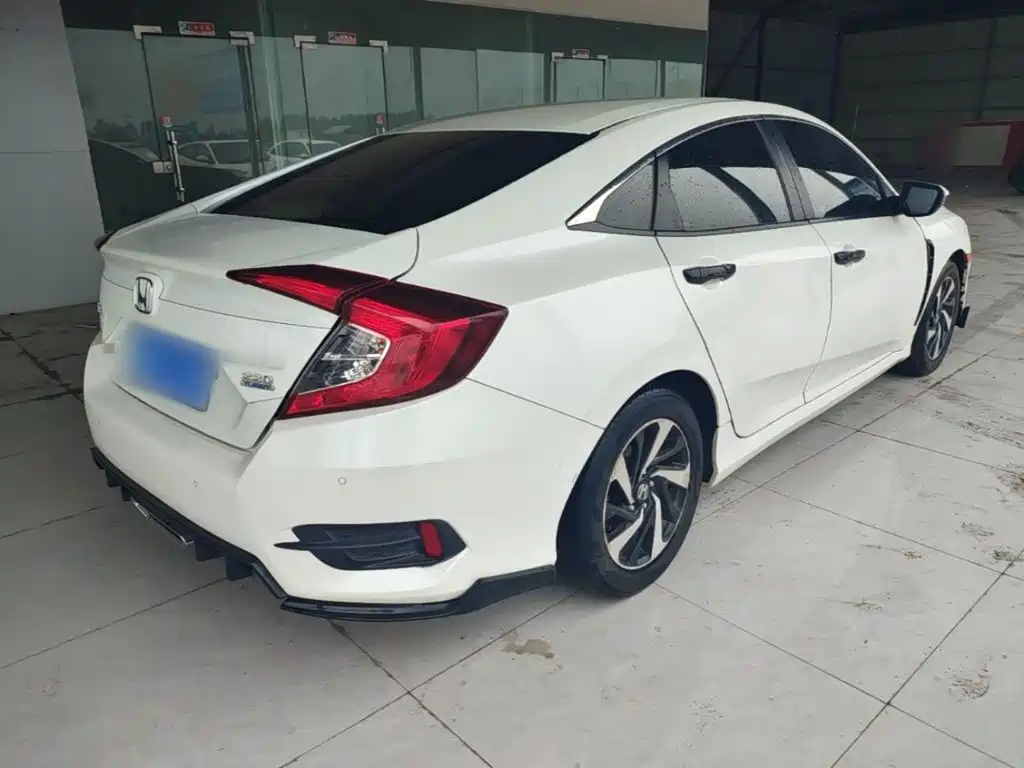 Civic 2016 220TURBO CVT Deluxe Edition купить на сайте DeffCars