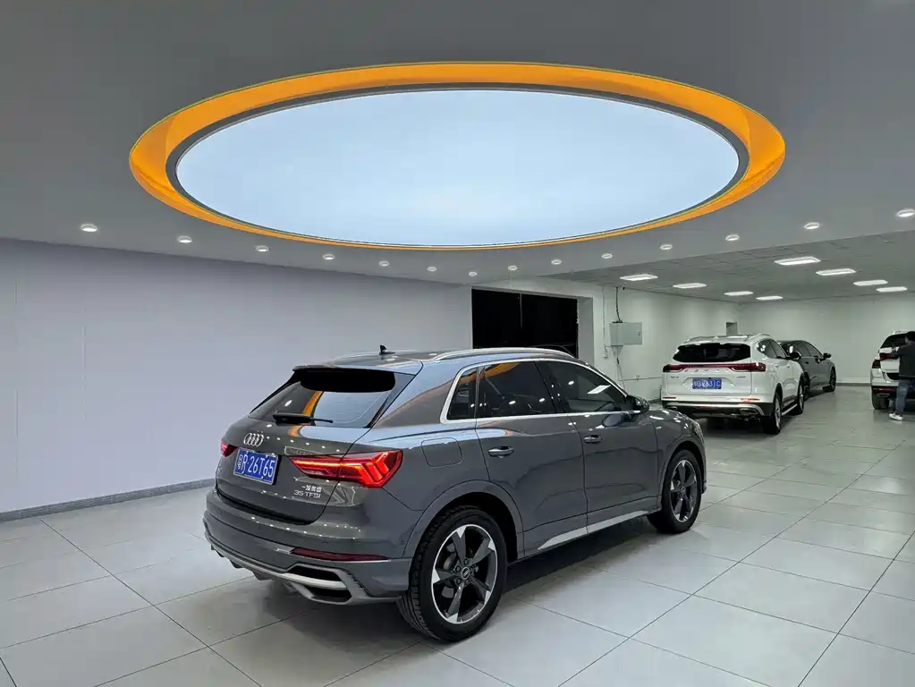 Audi Q3 2022 35 TFSI Fashionable and Dynamic купить на сайте DeffCars