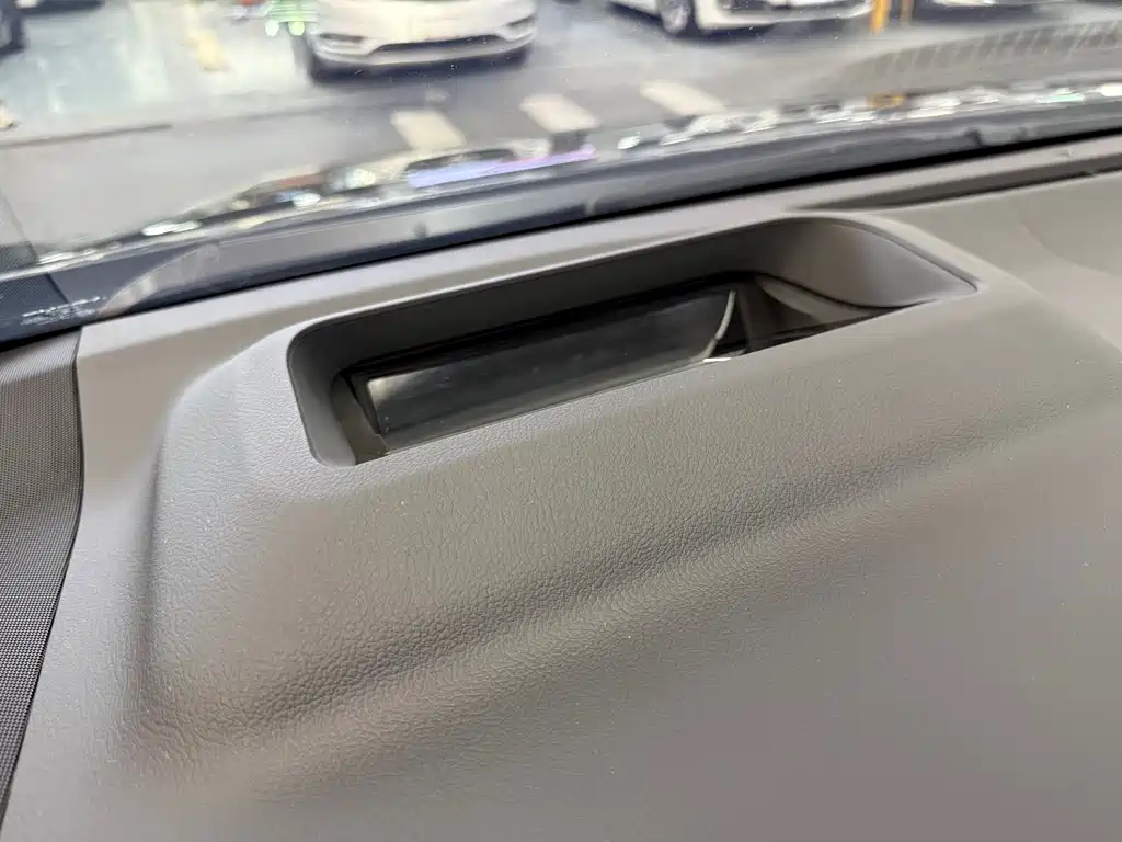 Lexus LM 2023 500h six-seater premium version купить на сайте DeffCars