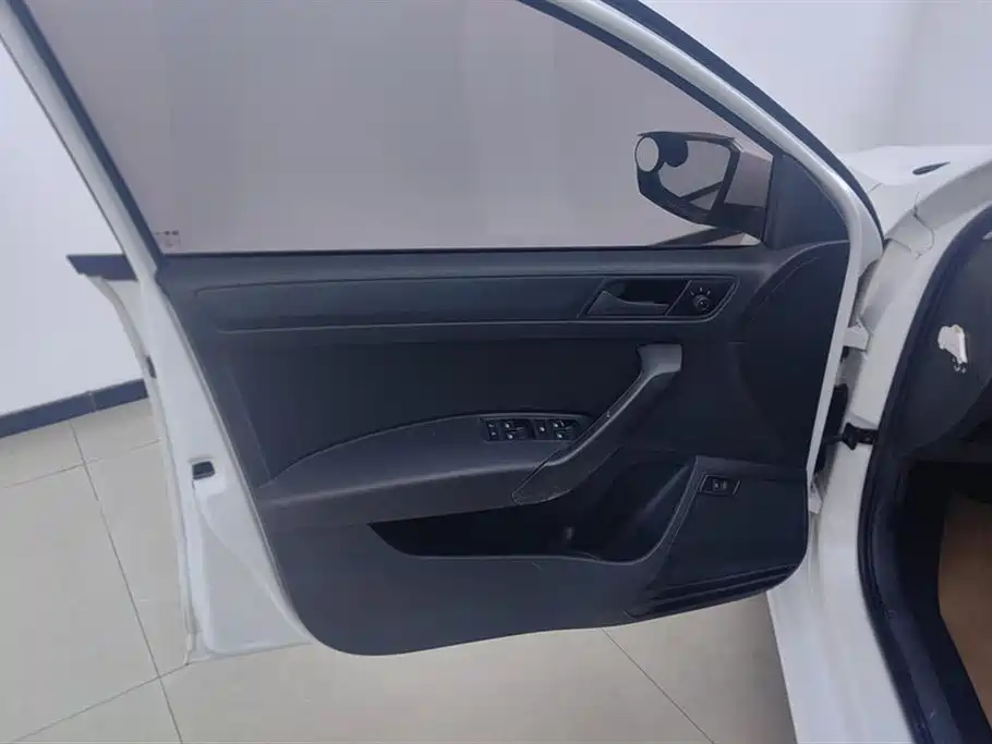 Santana 2016 1.4L Manual Fashion Edition купить на сайте DeffCars
