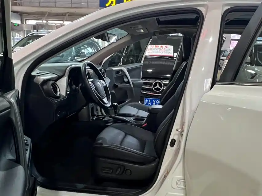 RAV4 Rongfang 2016 2.5L automatic four-wheel drive elite version купить на сайте DeffCars