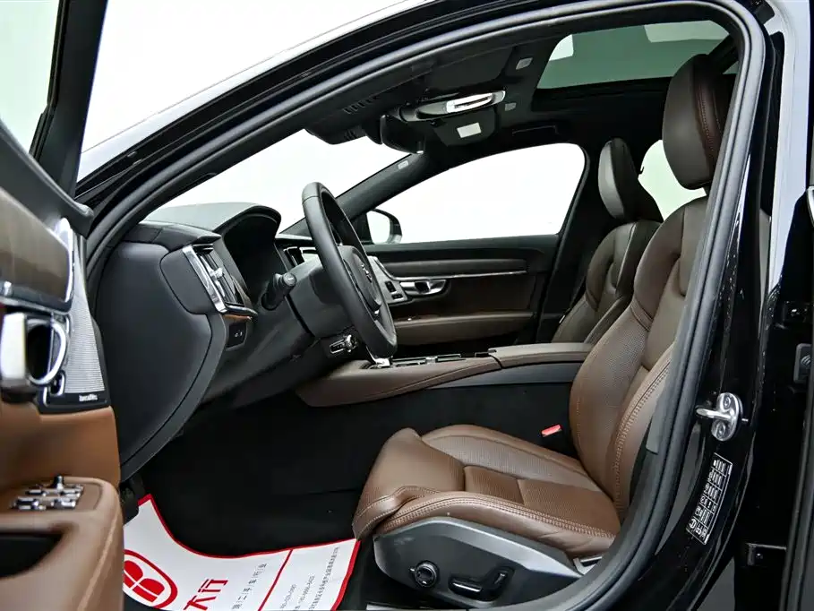 Volvo S90 plug-in hybrid 2025 plug-in hybrid four-wheel drive long range Zhiya luxury version купить на сайте DeffCars