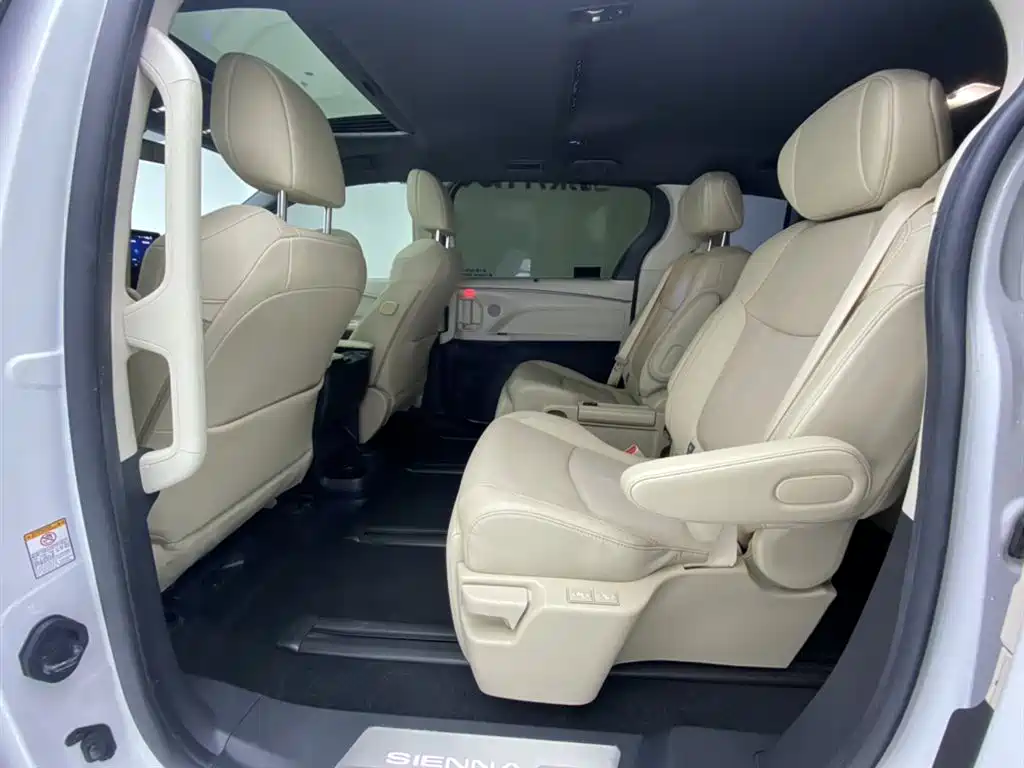 SIENNA 2023 2.5L Hybrid Premium Edition купить на сайте DeffCars