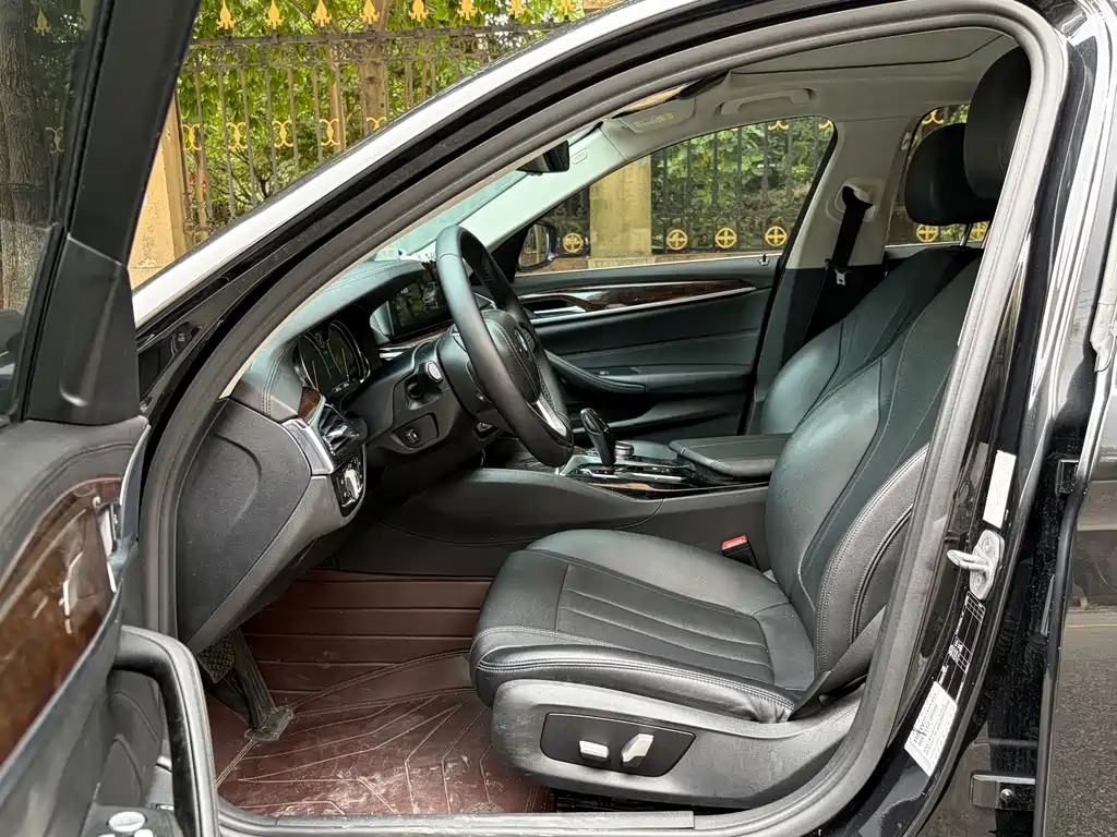 BMW 5 Series 2018款 525Li 豪华套装 купить на сайте DeffCars