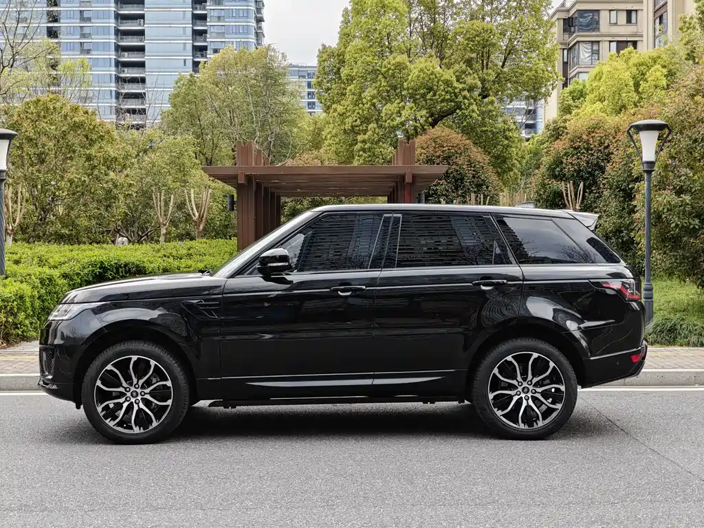 Range Rover Sport 2022 3.0 L6 Black Edition купить на сайте DeffCars