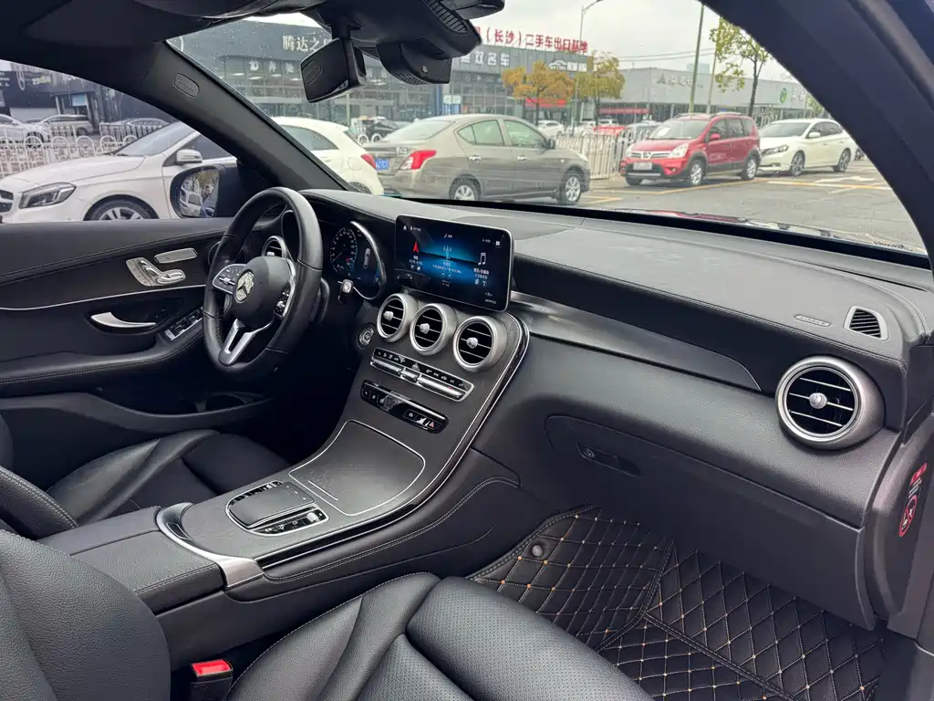 Mercedes-Benz GLC Coupe 2020 GLC 300 4MATIC Coupe SUV купить на сайте DeffCars