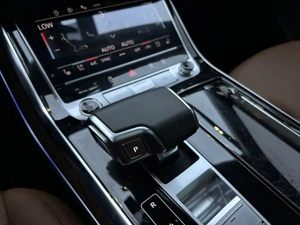 Audi Q7 2023 45 TFSI quattro S line sports купить на сайте DeffCars