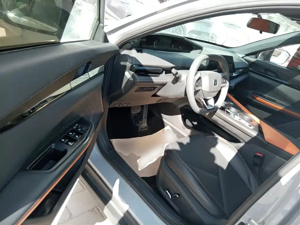Changan UNI-V 2022 1.5T Excellent Type купить на сайте DeffCars