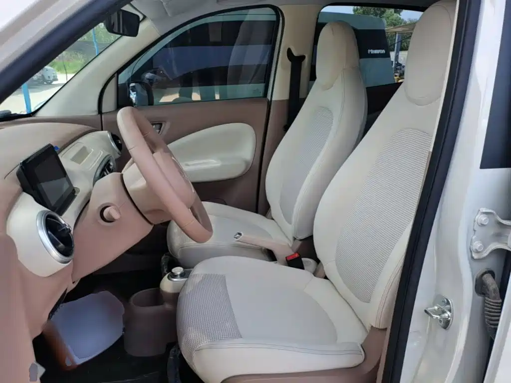 Hongguang MINIEV 2025 fourth generation four-door version advanced model купить на сайте DeffCars
