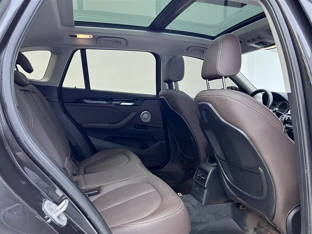 BMW X1 2022 sDrive25Li Leading Model купить на сайте DeffCars