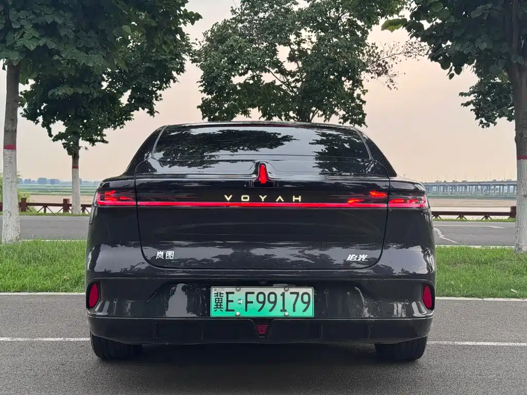 Lantu Chasing Light 2024 PHEV four-wheel drive super long range executive version купить на сайте DeffCars