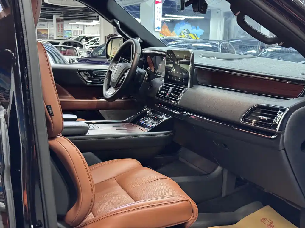 Navigator 2019 3.5T Honor Edition National VI купить на сайте DeffCars