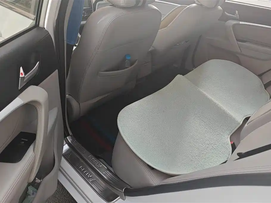 Emgrand 2014 Sedan 1.5L Manual Elite купить на сайте DeffCars