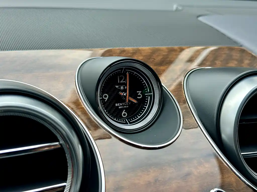 Bentayga 2017 6.0T Standard Edition купить на сайте DeffCars