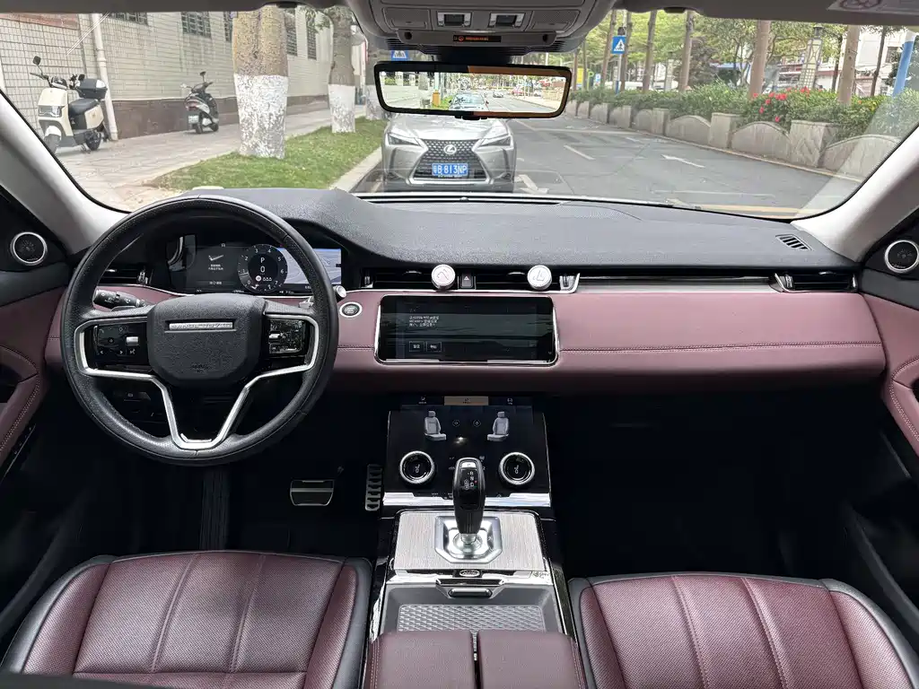 Range Rover Evoque 2023 Evoque L 249PS Deluxe Edition купить на сайте DeffCars