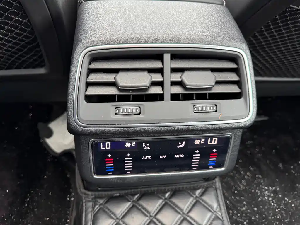 Audi A7L 2024 45TFSI S-line Dream Building Liquid Crystal Package купить на сайте DeffCars