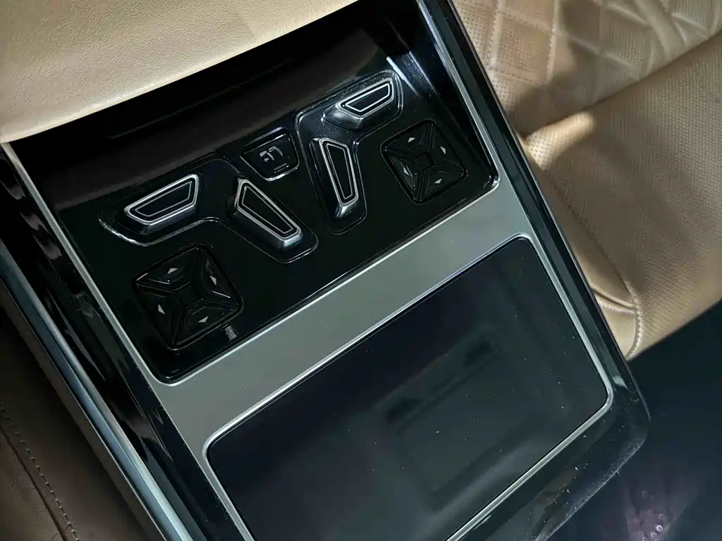 Audi A8 2024 A8L 50 TFSI quattro Premium Selection купить на сайте DeffCars