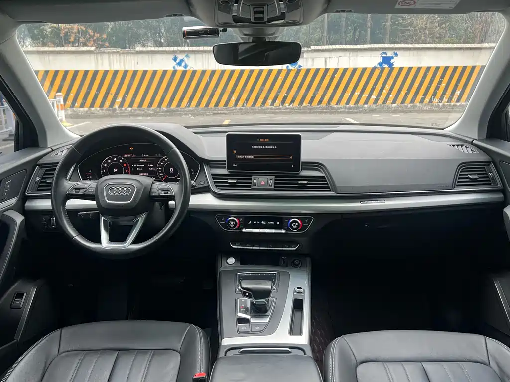Audi Q5L 2020 40 TFSI enjoys fashionable style купить на сайте DeffCars