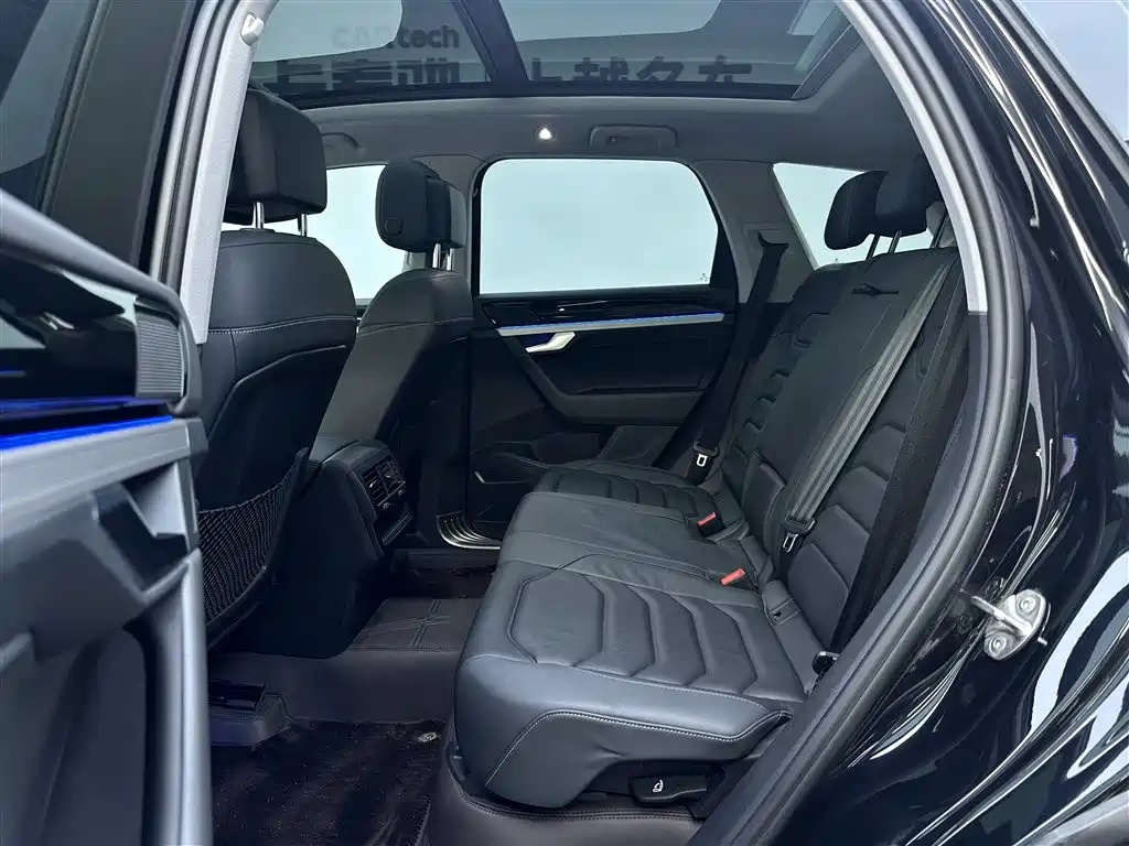 Touareg 2021 2.0TSI Pilot Special Edition купить на сайте DeffCars