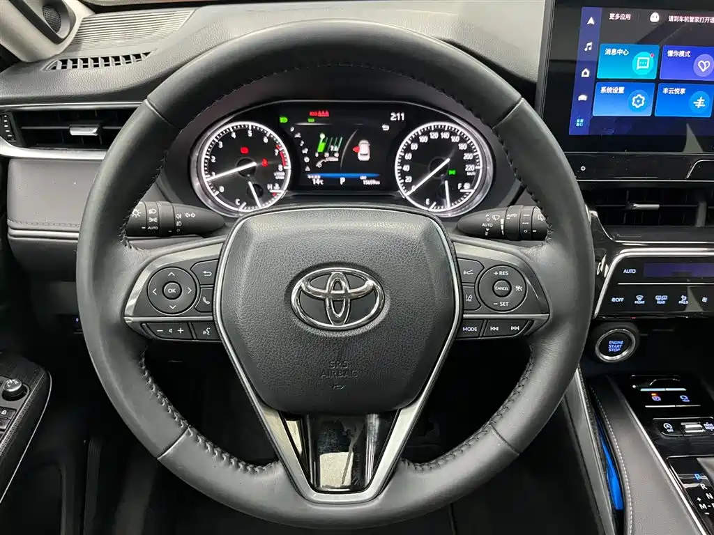 Vesa 2022 2.0L CVT two-wheel drive premium version купить на сайте DeffCars
