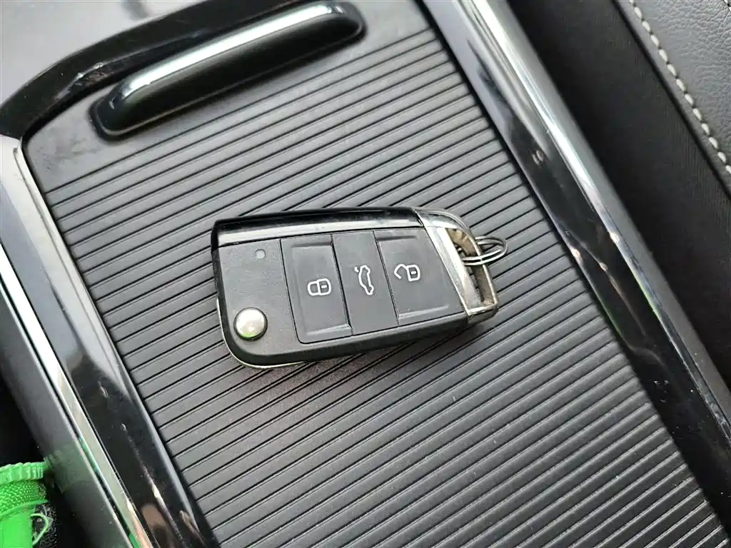Passat 2017 330TSI DSG Premium Edition купить на сайте DeffCars