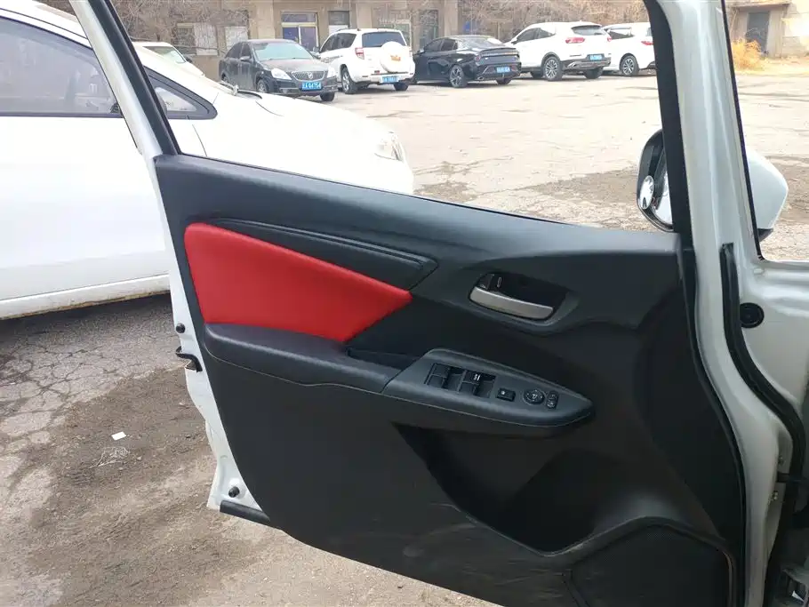 Fit 2016 1.5L LX CVT comfort model купить на сайте DeffCars