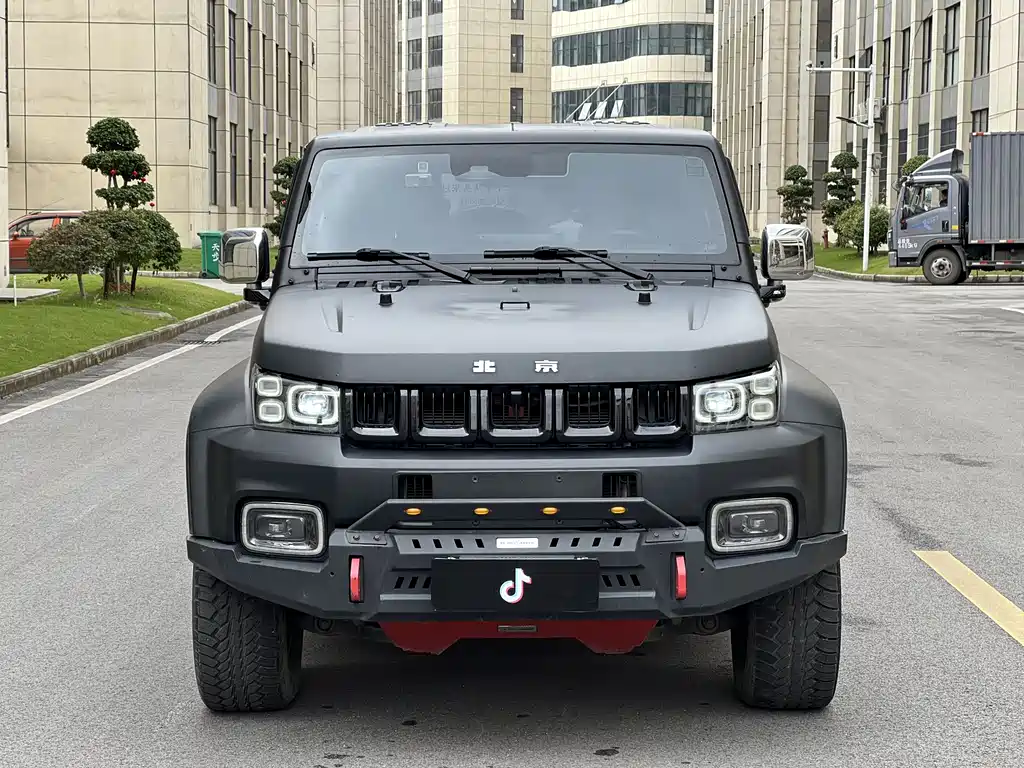 Beijing Off-Road BJ40 2023 2.0D Automatic Four-wheel Drive Blade Hero Edition Knight Type купить на сайте DeffCars
