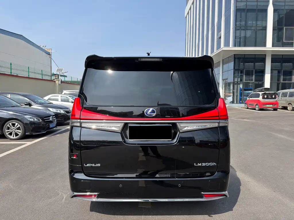 Wilfa 2023 Crown Dual Engine 2.5L HV Premium Edition купить на сайте DeffCars