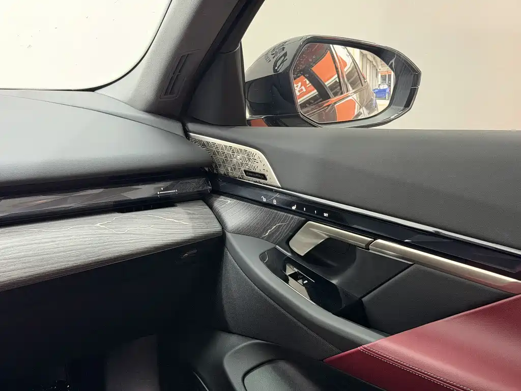 BMW 5 Series 2026 530Li Exclusive M Sports Package купить на сайте DeffCars
