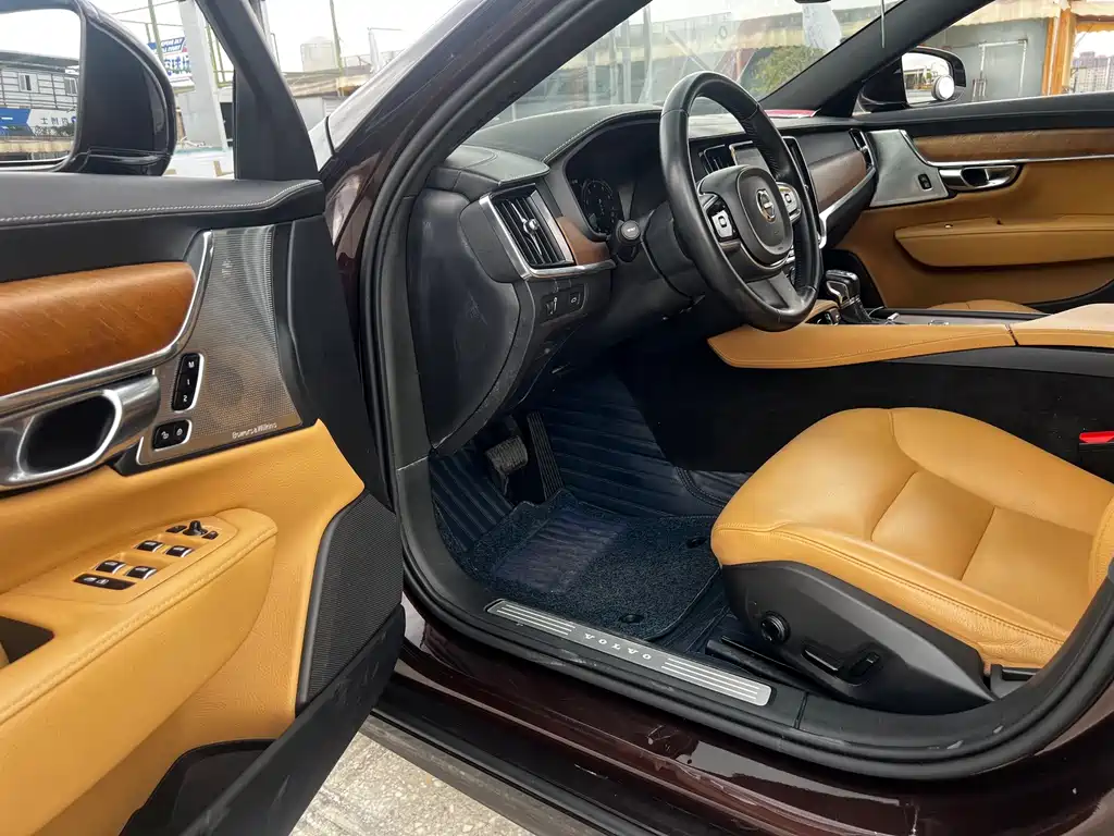 Volvo S90 2018 T5 Zhiya Edition купить на сайте DeffCars