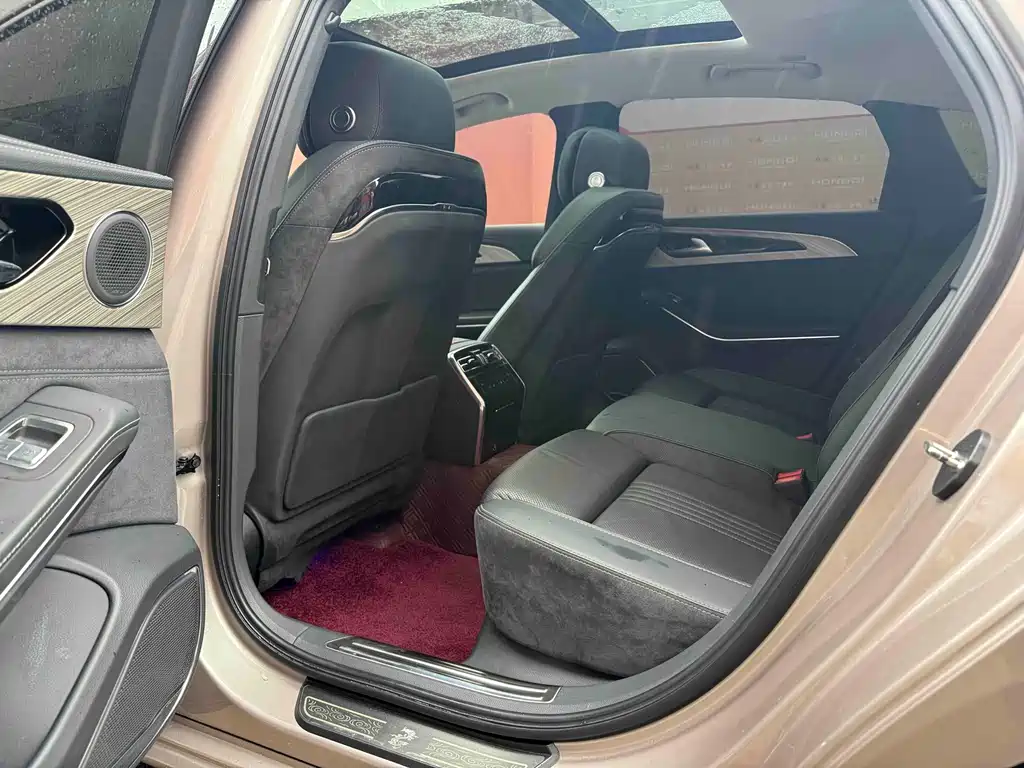 Hongqi H9 2020 2.0T Zhilian Qichang Edition купить на сайте DeffCars