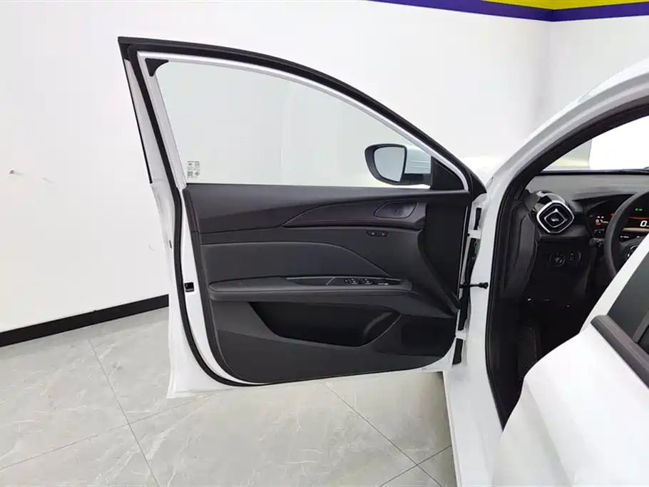 MG5 2026 180DVVT global early version купить на сайте DeffCars