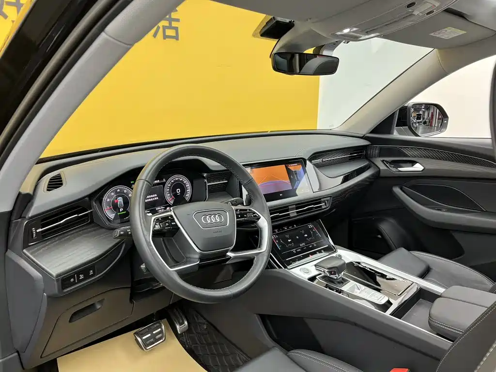 Audi Q6 2025 40 TFSI quattro commemorative edition Yulin package 7 seats купить на сайте DeffCars