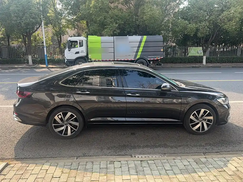 Sagitar 2025 300TSI DSG Excellence Edition купить на сайте DeffCars