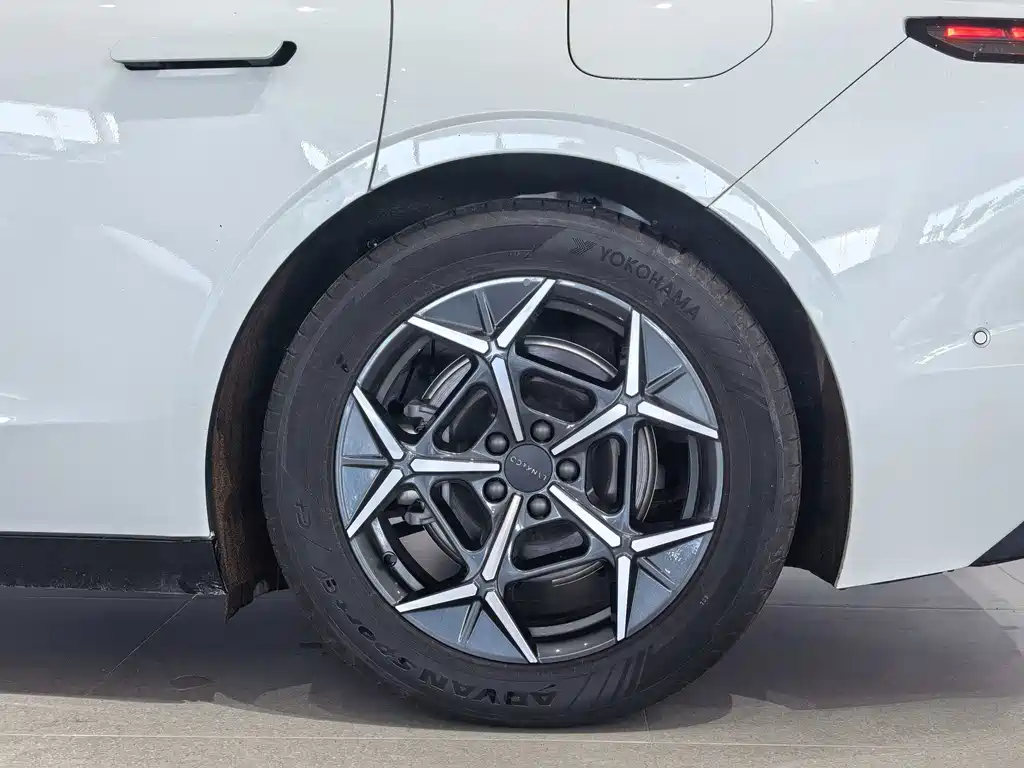 Lynk & Co 10 2025 240 four-wheel drive Ultra купить на сайте DeffCars