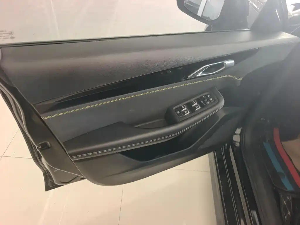 Lynk & Co 03 2025 1.5TD DCT Champion Edition Plus купить на сайте DeffCars