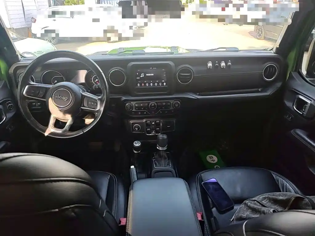 Wrangler 2019 2.0T Sahara four-door version National VI купить на сайте DeffCars