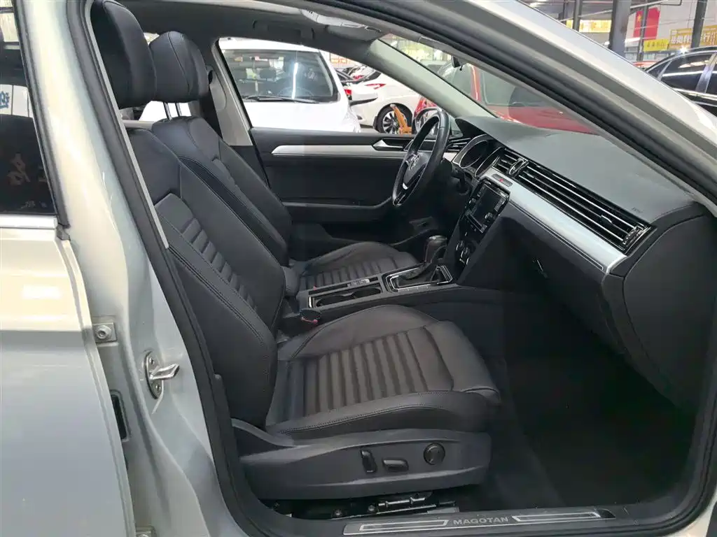 Magotan 2018 330TSI DSG leading model купить на сайте DeffCars