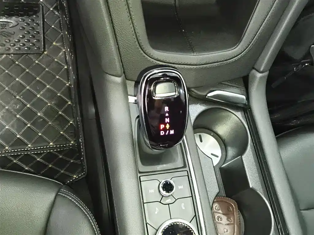 Cadillac XT5 2024 2.0T two-wheel drive fashion model купить на сайте DeffCars