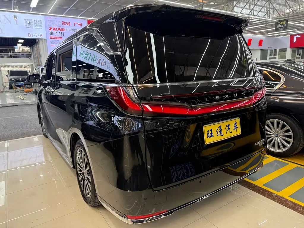 Lexus LM 2023 500h six-seater premium version купить на сайте DeffCars